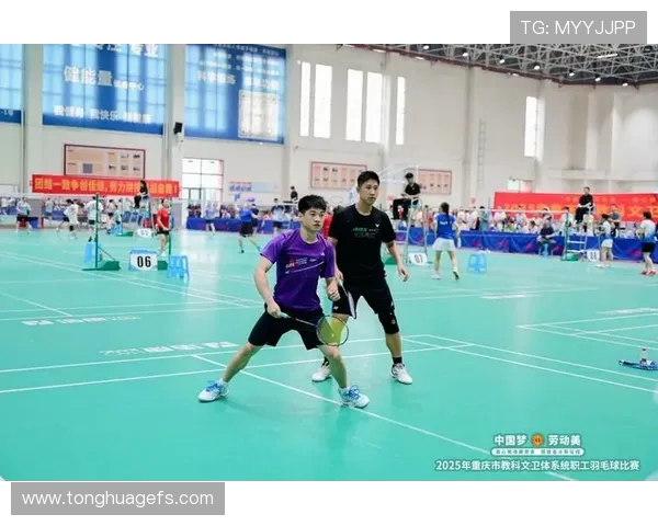 重庆羽毛球队的力量变革引发热议助推羽毛球运动新发展